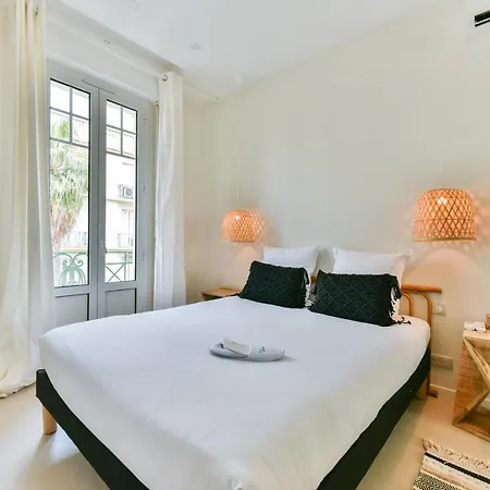 - 300m Apartment