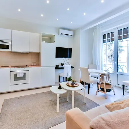 Apartment - 300m Juan-les-Pins